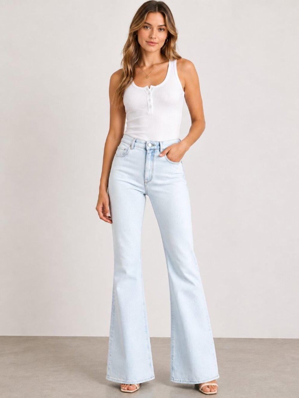 Dorothee Schumacher Light Wash Flare Jeans Quiet Luxury Designer Denim Sz 0
